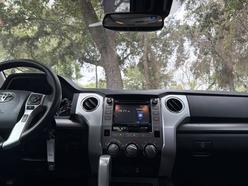 Used 2018 Toyota Tundra SR5 w/ SR5 Upgrade Package RWD image 38