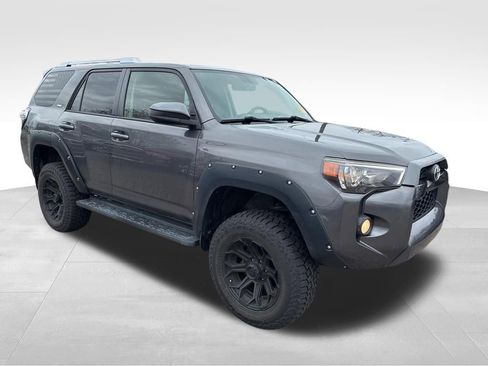 Used 2016 Toyota 4Runner SR5 image 8