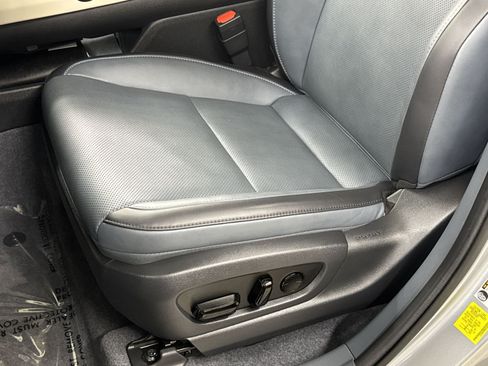 Used 2025 Lexus RZ 300e w/ Accessory Package (2T) FWD image 25