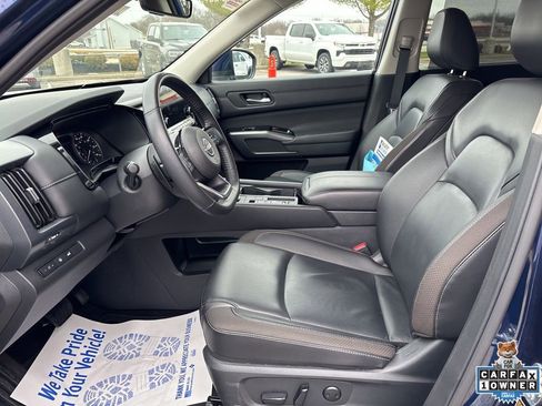 Used 2025 Nissan Pathfinder SL FWD image 63