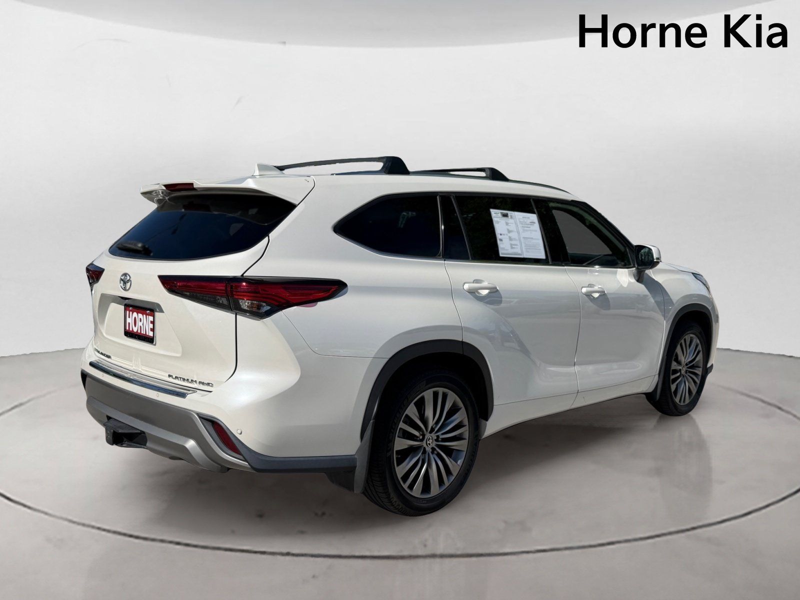 Used 2021 Toyota Highlander Platinum AWD/4WD image 4