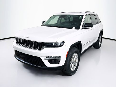 Used 2023 Jeep Grand Cherokee Limited AWD/4WD image 3