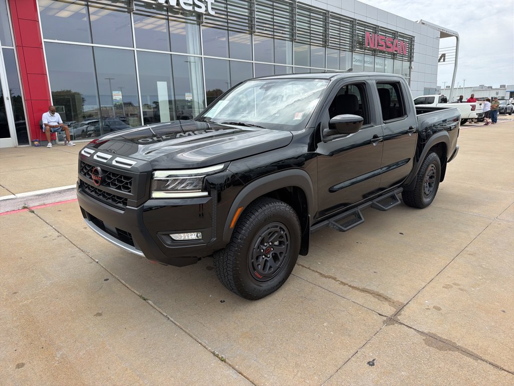 Used 2025 Nissan Frontier PRO-4X AWD/4WD image 1