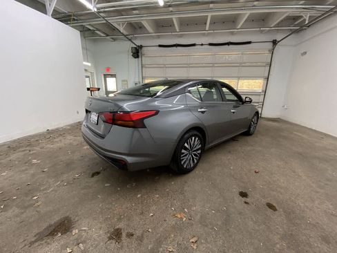 Used 2023 Nissan Altima 2.5 SV image 6