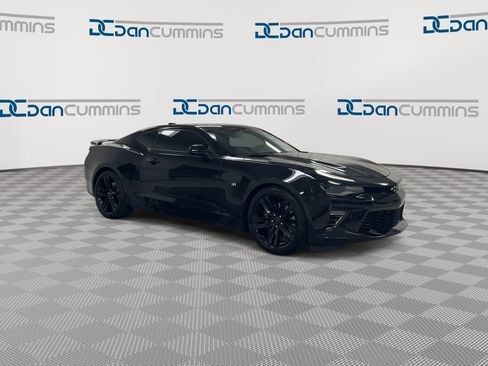 Used 2016 Chevrolet Camaro SS RWD image 2