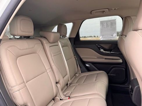 Used 2024 Lincoln Corsair AWD image 25