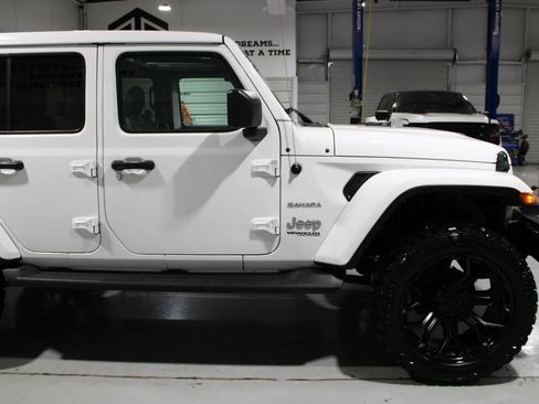 Used 2021 Jeep Wrangler Unlimited Sahara AWD/4WD image 11