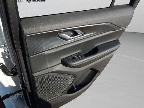 New 2025 Jeep Grand Cherokee Altitude RWD image 28