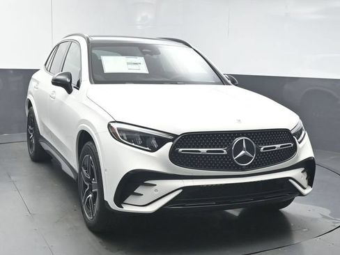 Used 2026 Mercedes-Benz GLC 300 image 2