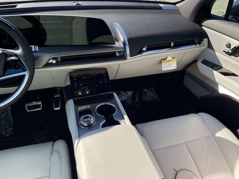 New 2026 Cadillac Vistiq Luxury image 15