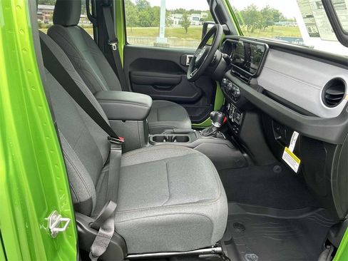 New 2025 Jeep Gladiator Sport image 26