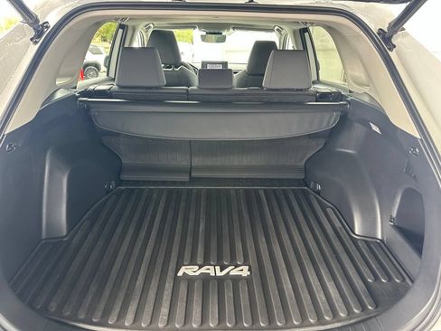Certified 2021 Toyota RAV4 XLE w/ Convenience Package AWD/4WD image 16