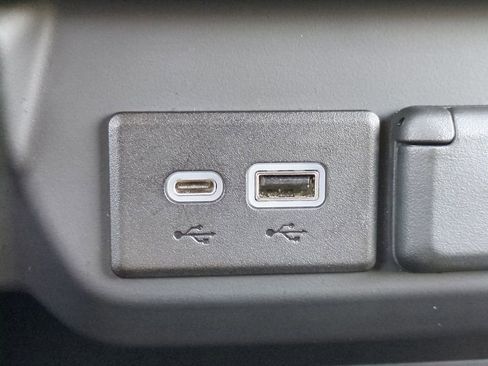 Used 2021 Chevrolet Silverado 1500 Custom image 21