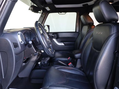 Used 2016 Jeep Wrangler Sahara w/ Mopar Chrome Edition Group image 15