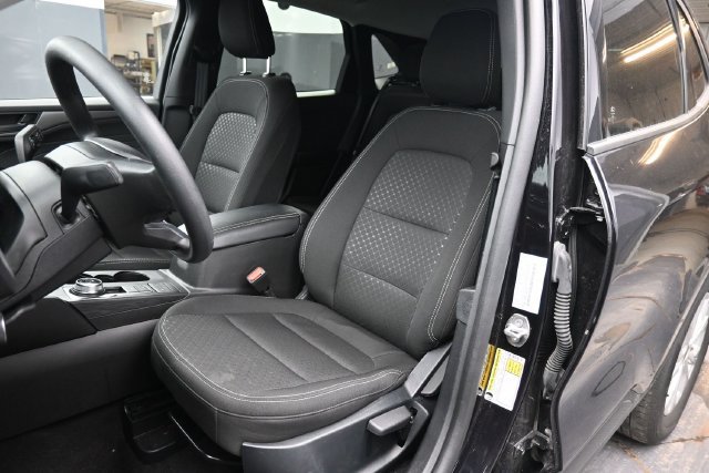 Used 2025 Ford Escape Active AWD/4WD image 17