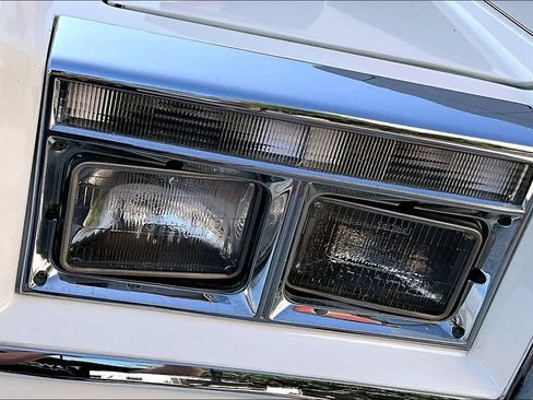 Used 1987 Chrysler Fifth Avenue RWD image 27