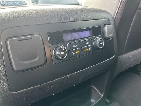 Used 2019 GMC Yukon SLT image 36