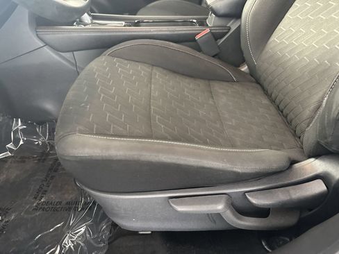 Certified 2022 Nissan Kicks SV w/ Interior Electronics Package FWD image 12