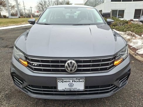 Used 2017 Volkswagen Passat 1.8T R-Line image 2