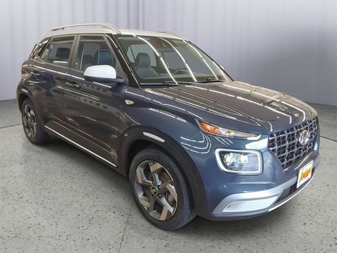 Used 2022 Hyundai Venue Limited FWD image 5