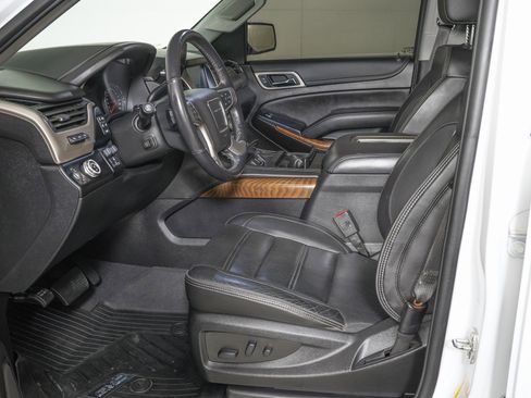 Used 2020 GMC Yukon Denali w/ Open Road Package image 16