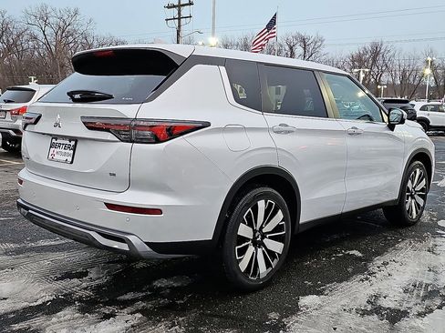 New 2026 Mitsubishi Outlander SE image 4