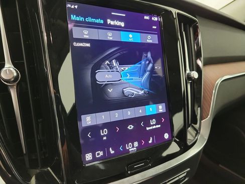 Used 2024 Volvo S60 B5 Plus image 27