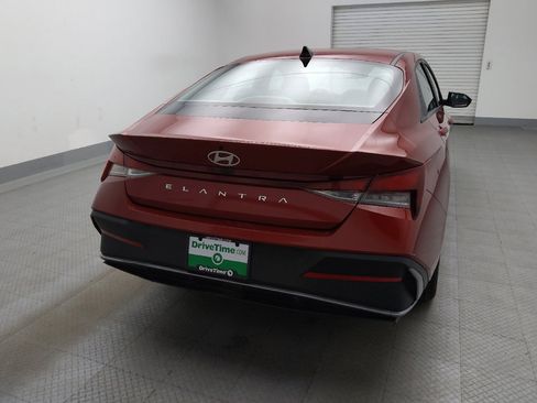 Used 2024 Hyundai Elantra SEL FWD image 7