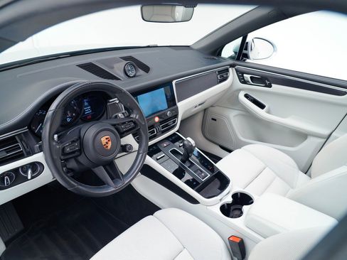 Used 2023 Porsche Macan GTS image 4