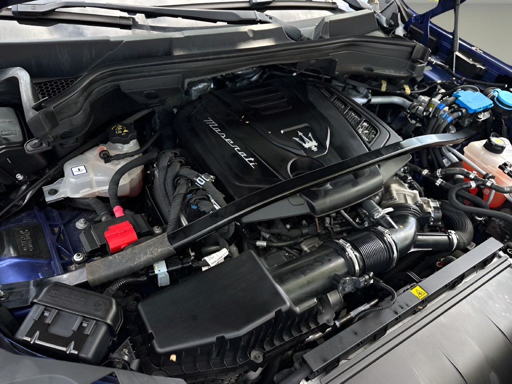 Used 2023 Maserati Grecale Modena AWD/4WD image 25