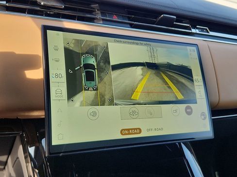 Used 2025 Land Rover Range Rover Sport Dynamic SE image 20