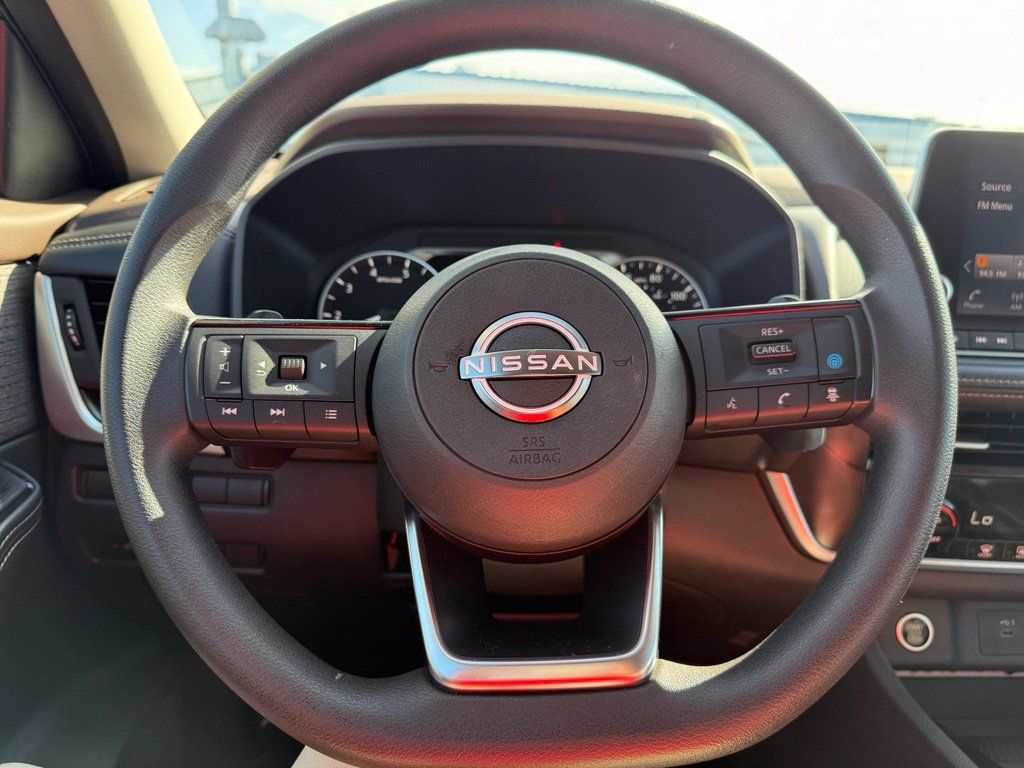 Used 2023 Nissan Rogue SV AWD/4WD image 29