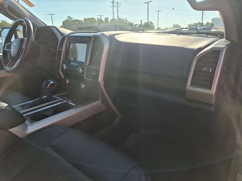 Used 2020 Ford F150 Lariat w/ Equipment Group 502A Luxury AWD/4WD image 33