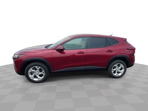 Used 2024 Chevrolet Trax LS w/ LS Convenience Package FWD image 5
