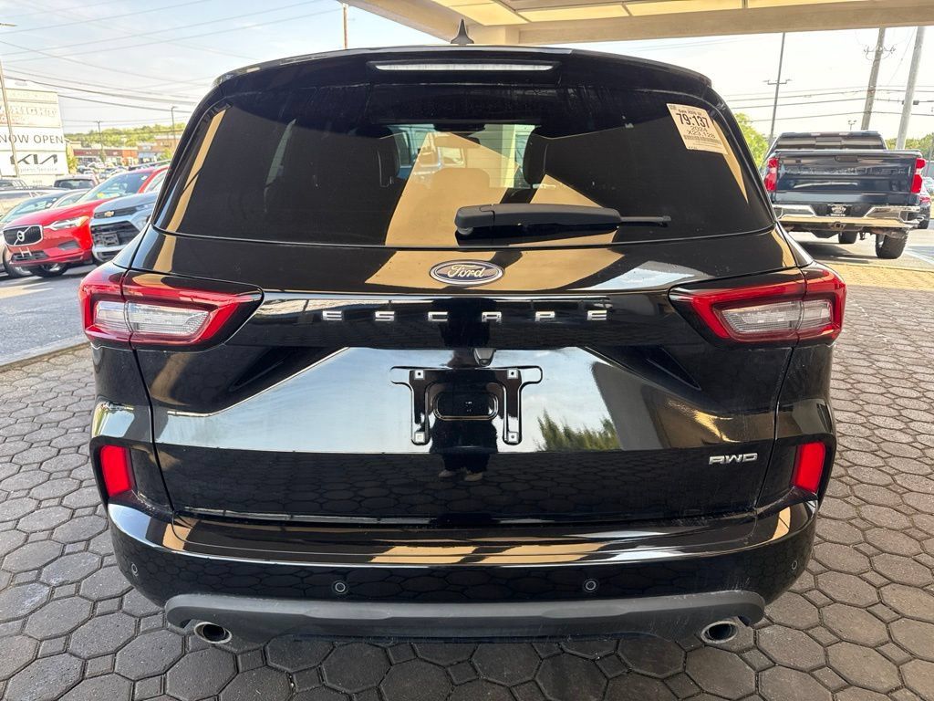 Certified 2024 Ford Escape ST-Line w/ Tech Pack #1 AWD/4WD image 7