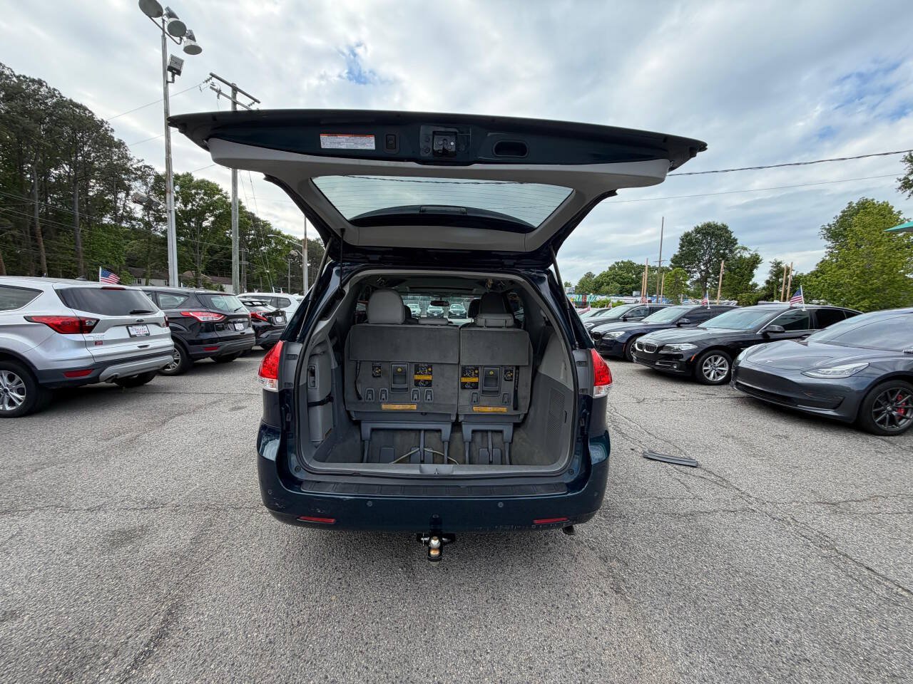 Used 2012 Toyota Sienna XLE FWD image 11
