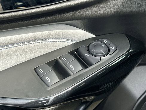 Used 2025 Chevrolet Trax LT w/ LT Convenience Package FWD image 15
