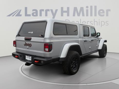Used 2023 Jeep Gladiator Mojave w/ Cold Weather Group AWD/4WD image 5