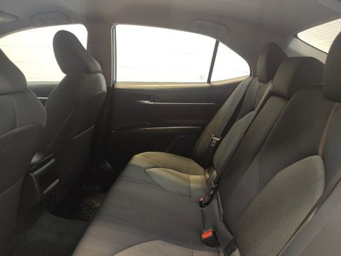 Used 2019 Toyota Camry LE FWD image 18