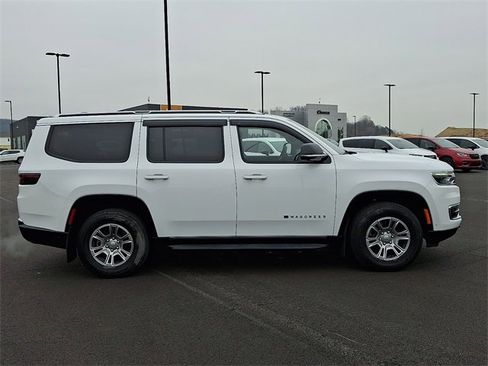 Used 2024 Jeep Wagoneer 4WD w/ Convenience Group I image 11