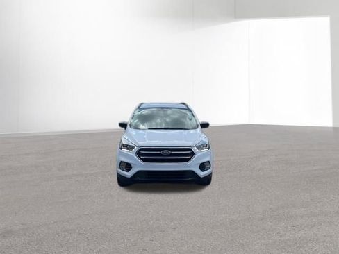 Used 2019 Ford Escape SE FWD image 2