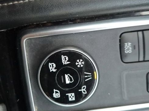 Used 2022 Nissan Pathfinder SL image 27