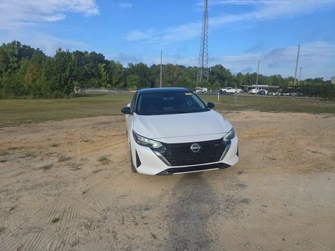 Used 2024 Nissan Sentra SR FWD image 13