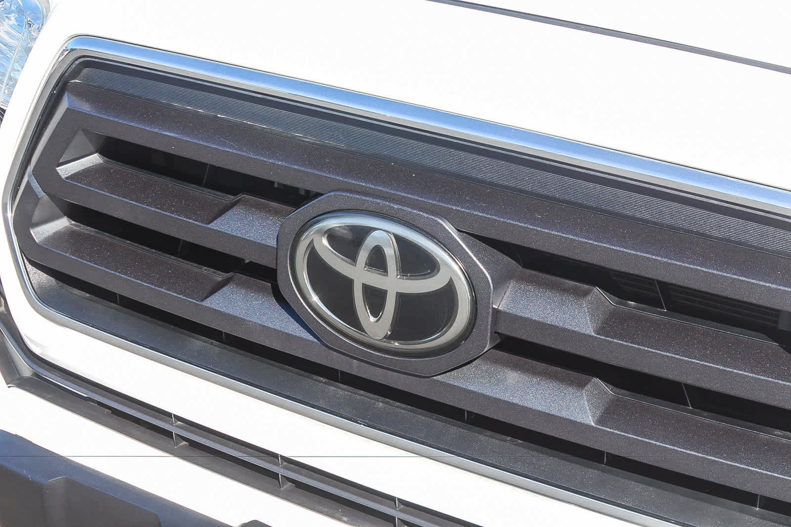Used 2022 Toyota Tacoma SR5 RWD image 14