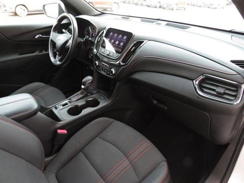 Used 2022 Chevrolet Equinox RS w/ Infotainment Package image 21