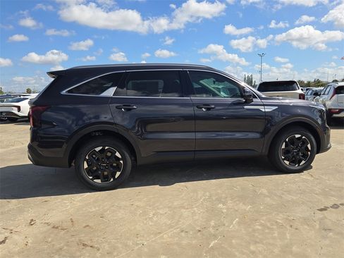 New 2026 Kia Sorento S image 9