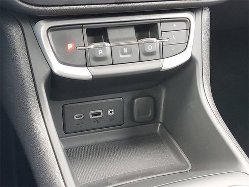 Used 2023 GMC Terrain SLE w/ Driver Convenience Package image 26