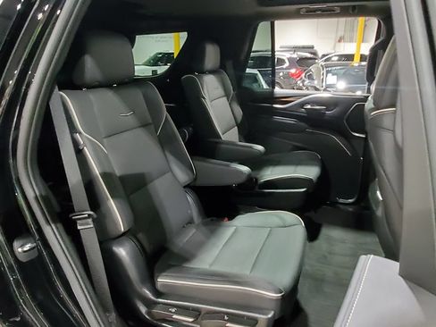 Used 2023 Cadillac Escalade Premium Luxury AWD/4WD image 20