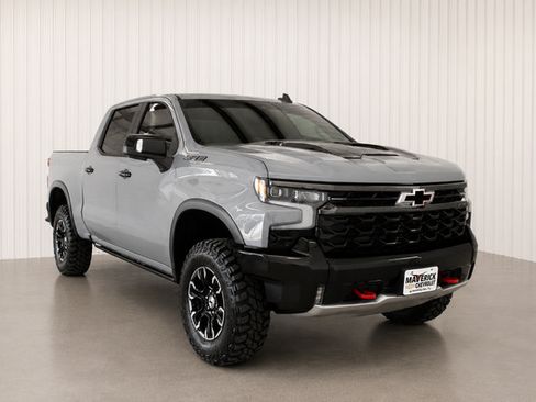 Used 2024 Chevrolet Silverado 1500 ZR2 w/ Technology Package AWD/4WD image 1