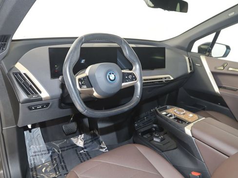 Used 2023 BMW iX xDrive50 w/ Premium Package AWD/4WD image 28